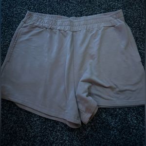 Garage NUE shorts size x large